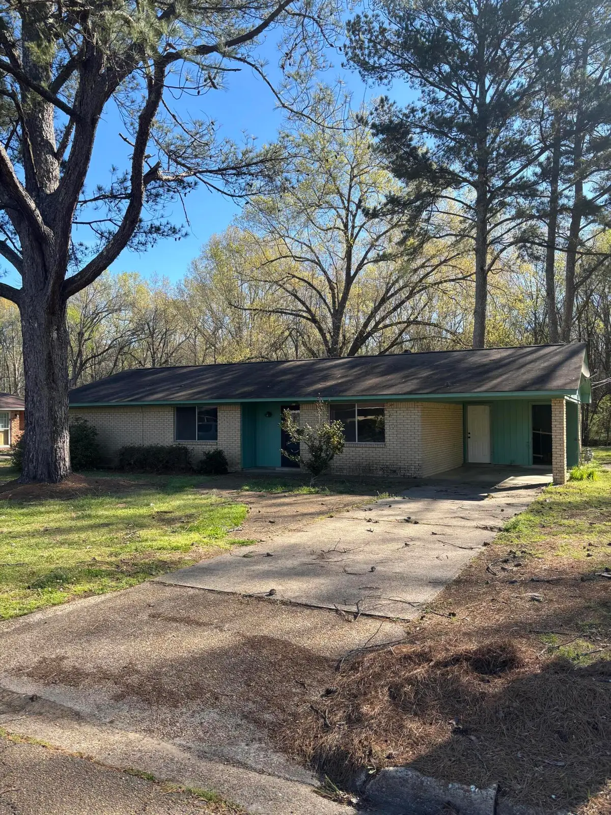 329 Converse Dr, West Point, MS 39773 - #1