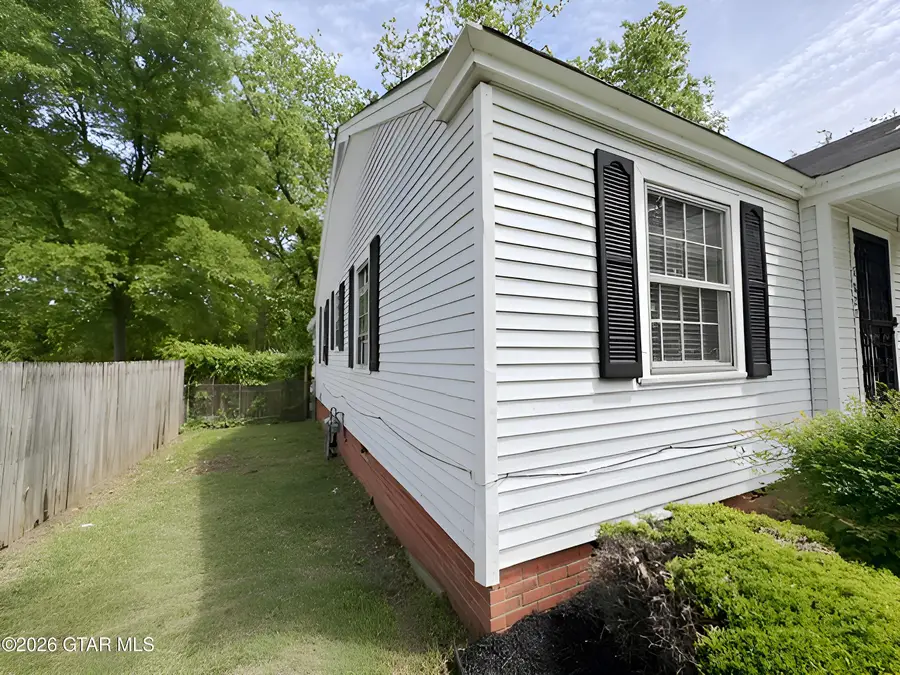 1022 Poplar St, Grenada, MS 38901 - #2