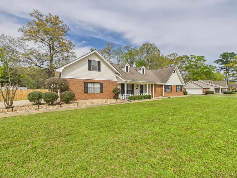 296 Sherwood Drive, Columbus, MS 39705 - #2