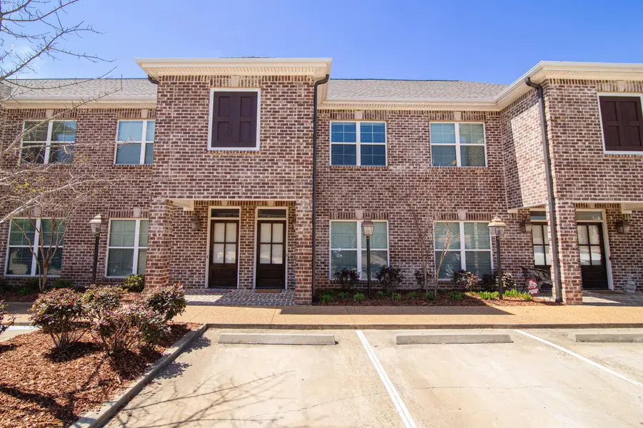 120 Guest Drive #305, Starkville, MS 39759 - #2