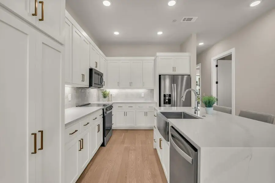 403 Russell St 308, Starkville, MS 39759 - #3