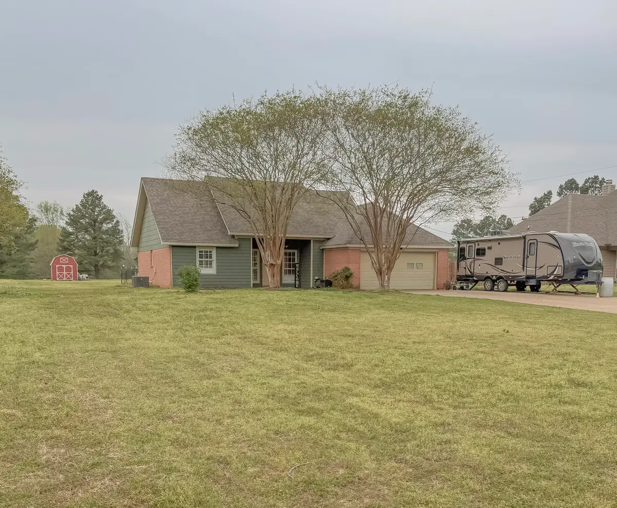 5723 Wolfe Rd, Columbus, MS 39705 - #1
