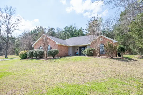 1419 Cedar Creek, Starkville, MS 39759