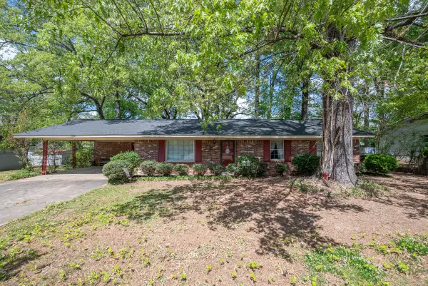 2600 Pin Oak, Starkville, MS 39759