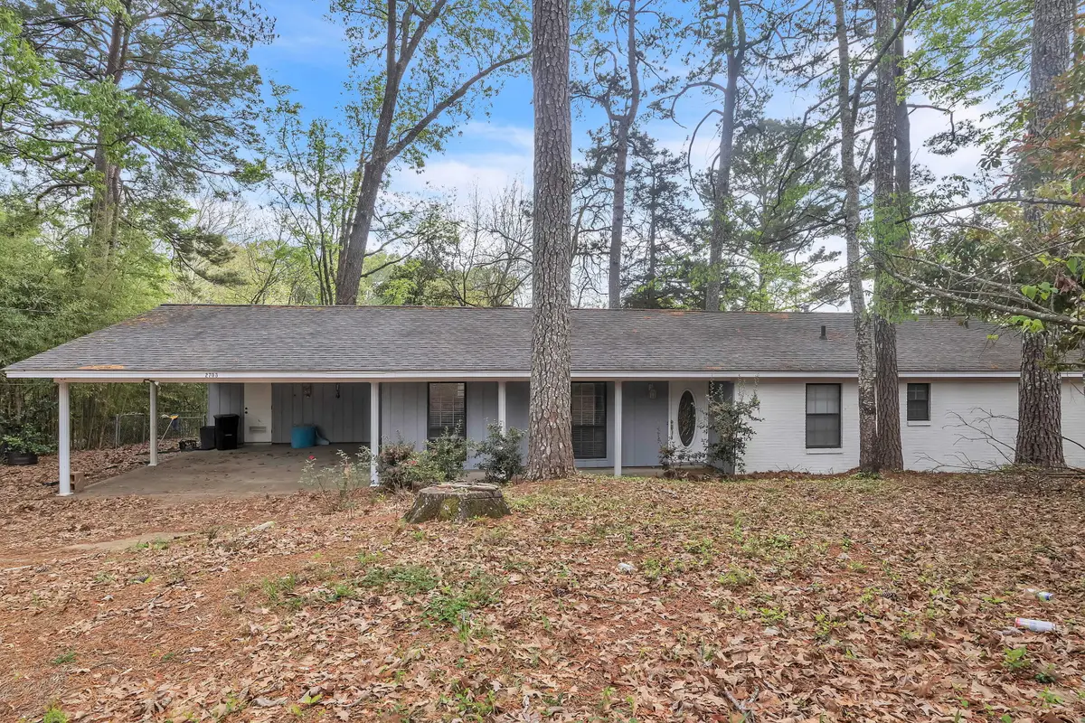 2703 Persimmon, Starkville, MS 39759 - #1