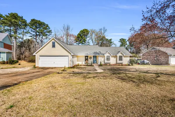 139 Lakeover, Columbus, MS 39702