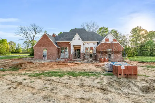 1604 W Briar Lake, Starkville, MS 39759