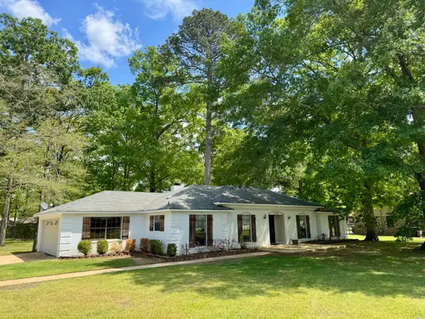 218 Thomas, Columbus, MS 39705