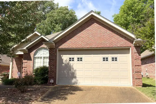 516 Hummingbird, Starkville, MS 39759