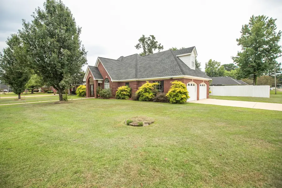 185 Acorn, Columbus, MS 39705 - #3