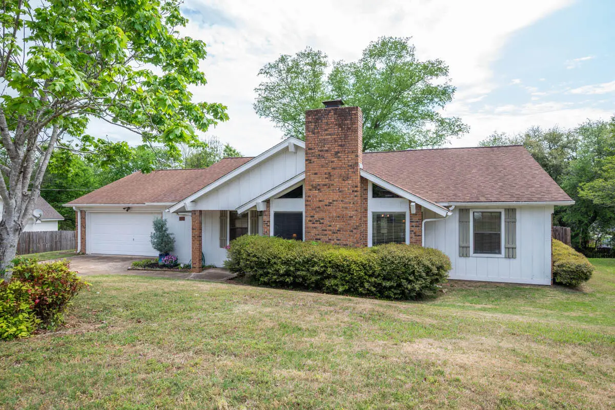 110 Oakridge St., Starkville, MS 39759 - #1