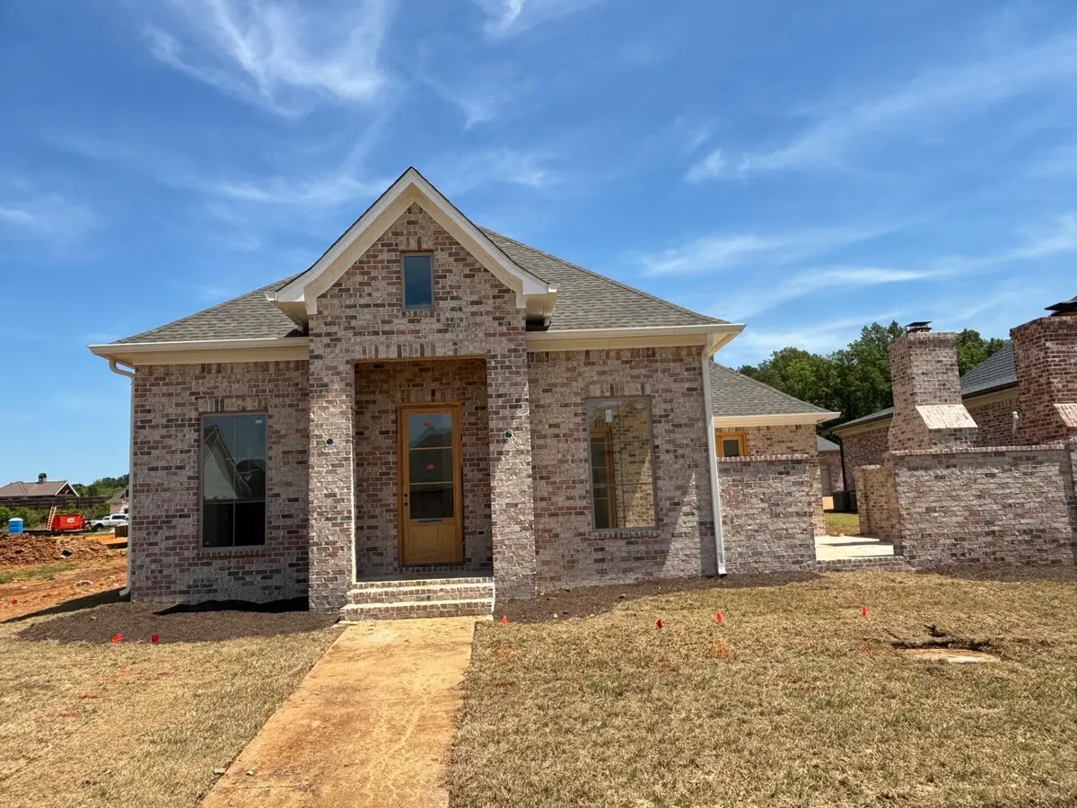 104 Somersett, Starkville, MS 39759 - #1