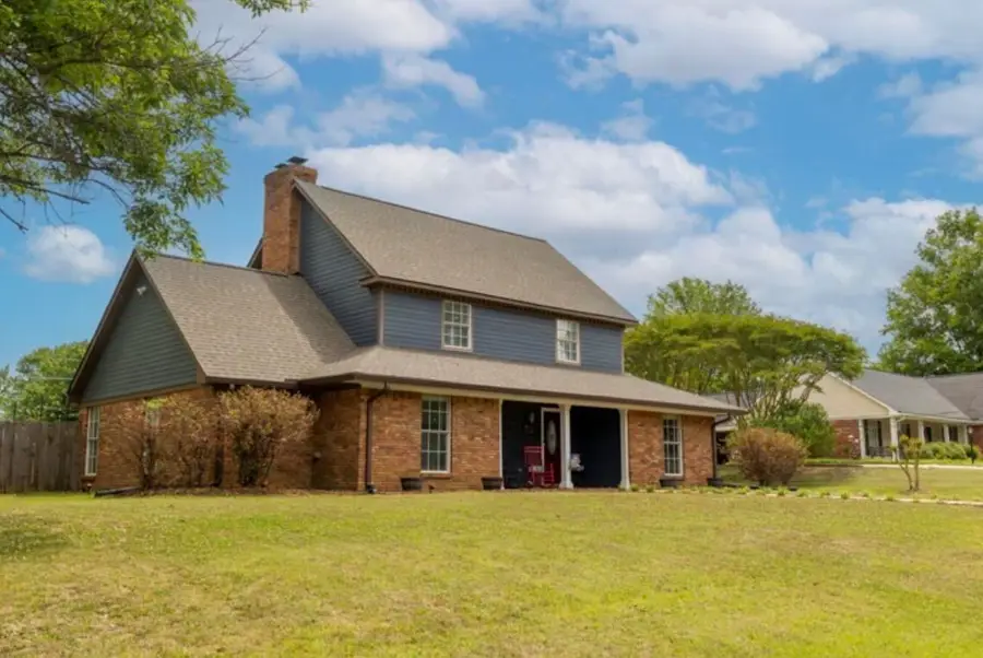 102 Acorn, Starkville, MS 39759 - #2