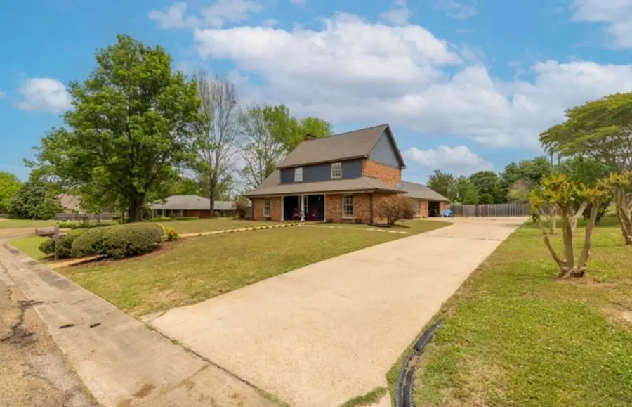 102 Acorn, Starkville, MS 39759 - #3