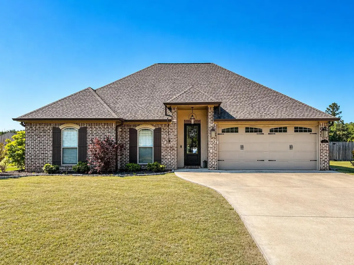 4182 Old Wolfe, Caledonia, MS 39740 - #1