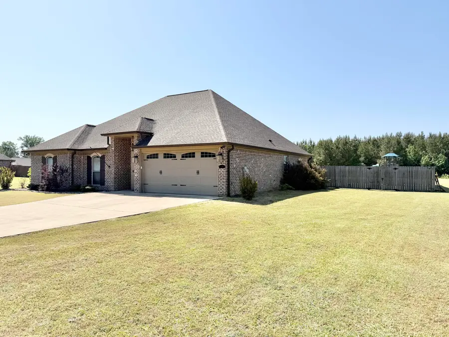 4182 Old Wolfe, Caledonia, MS 39740 - #2