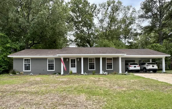 2105 Douglas Mcarthur, Starkville, MS 39759