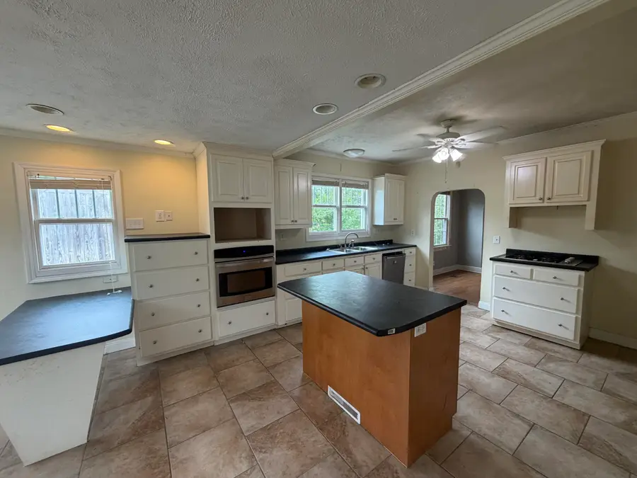 211 N 9th, Columbus, MS 39701 - #3