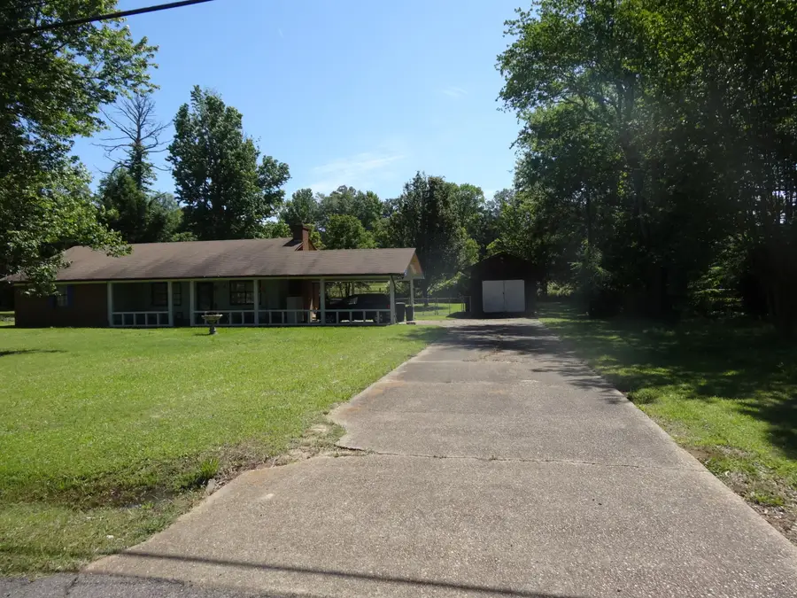 823 Donna, Columbus, MS 39702 - #3