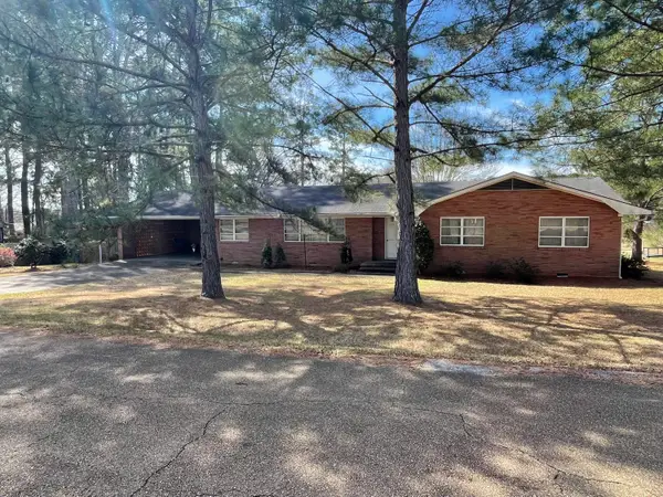 1125 Pine, Prentiss, MS 39474