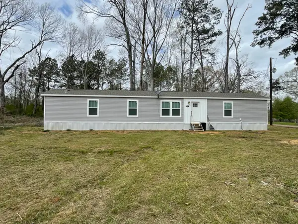 27 Arm Cemetery Rd., Silver Creek, MS 39663