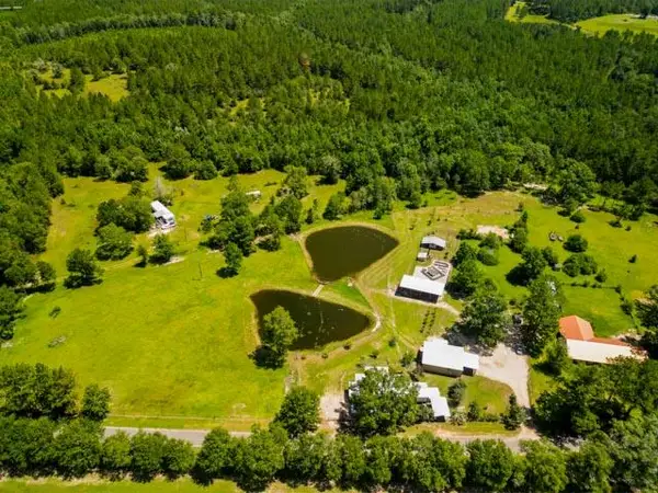 144 Harlan Davis Rd., Lumberton, MS 39455