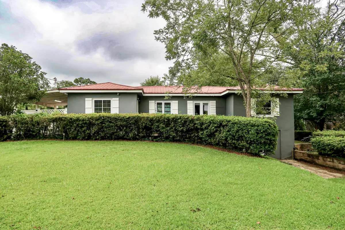 2335 N 7th Ave., Laurel, MS 39440 - Image #1