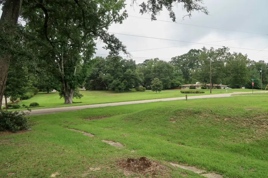 2335 N 7th Ave., Laurel, MS 39440 - Image #3