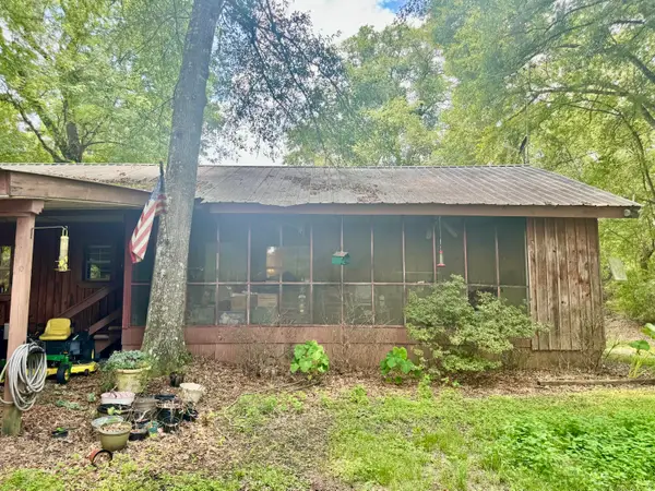 87 Russell Ln., Moselle, MS 39459