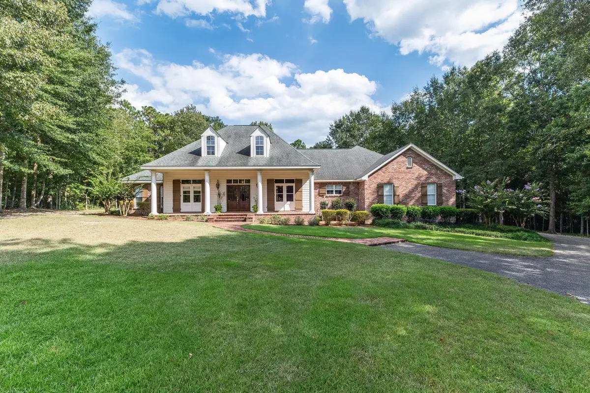 72 Brookline Dr, Hattiesburg, MS 39402 - Image #1