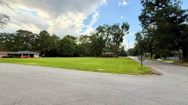 909 Askew, Columbia, MS 39429