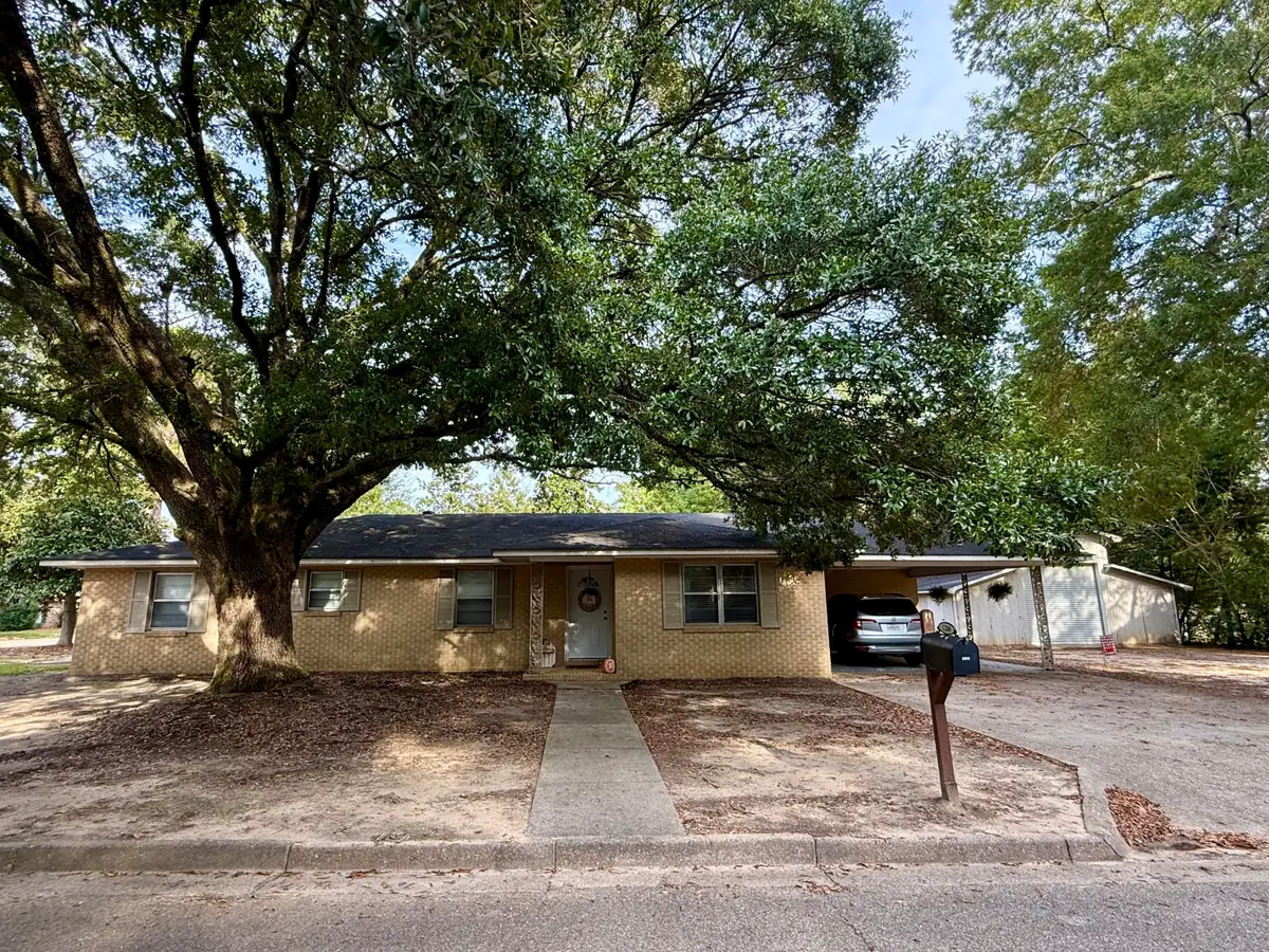 1200 Meadowood Rd., Columbia, MS 39429 - #1