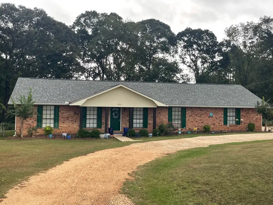 606 Pierce, Columbia, MS 39429 - Image #2