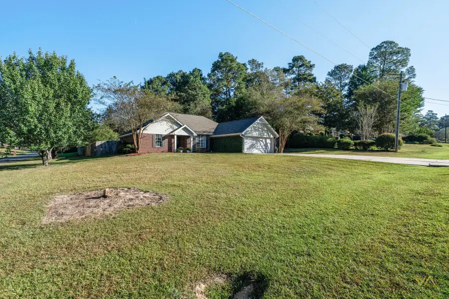 241 Somerset Dr., Hattiesburg, MS 39402 - Image #2