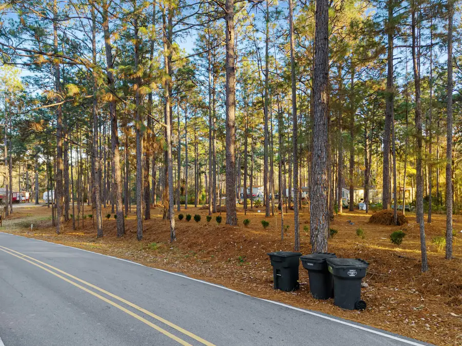 215 Oscar Bond Rd, Purvis, MS 39475 - Image #2