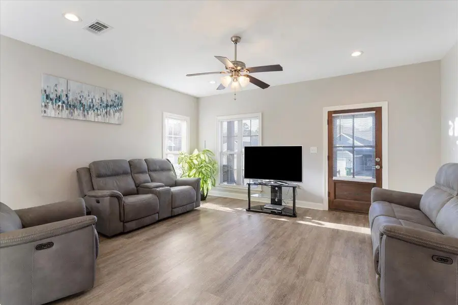 11 Cosmos, Hattiesburg, MS 39402 - Image #3