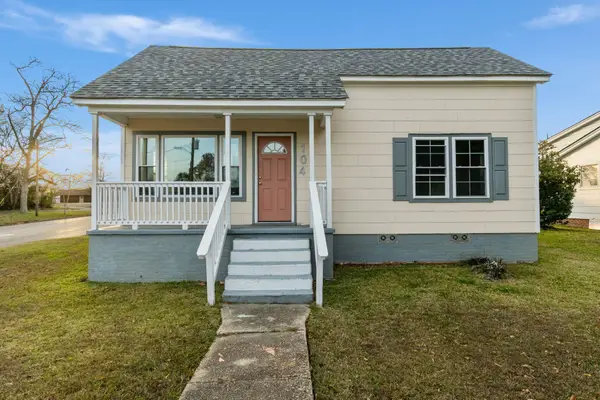 104 N 14th Ave., Laurel, MS 39440