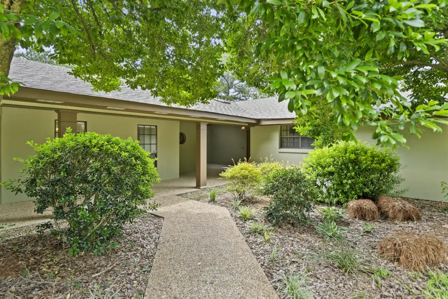 37 Windlass Dr., Hattiesburg, MS 39402 - #3