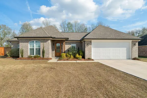 11 Berwick, Petal, MS 39465