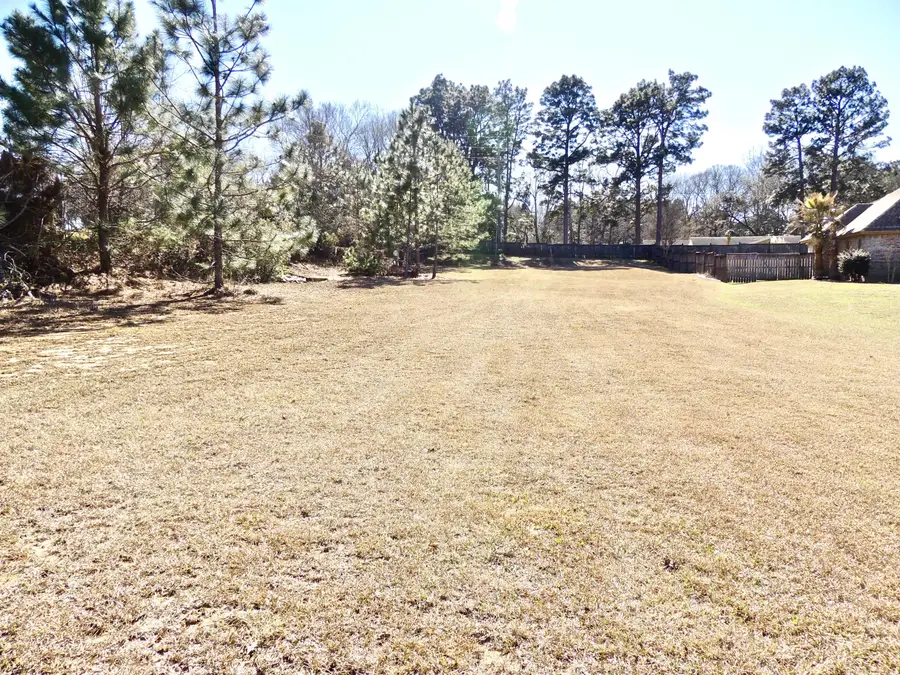 33 W Chanticleer Dr., Hattiesburg, MS 39402 - Image #2
