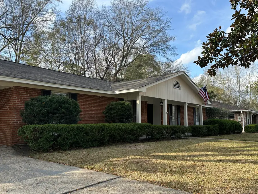 605 Woodland Hills, Hattiesburg, MS 39402 - Image #2
