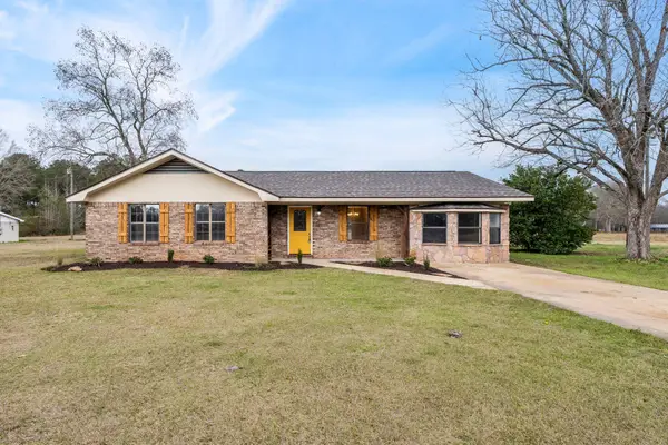 233 Pop Runnels, Petal, MS 39465