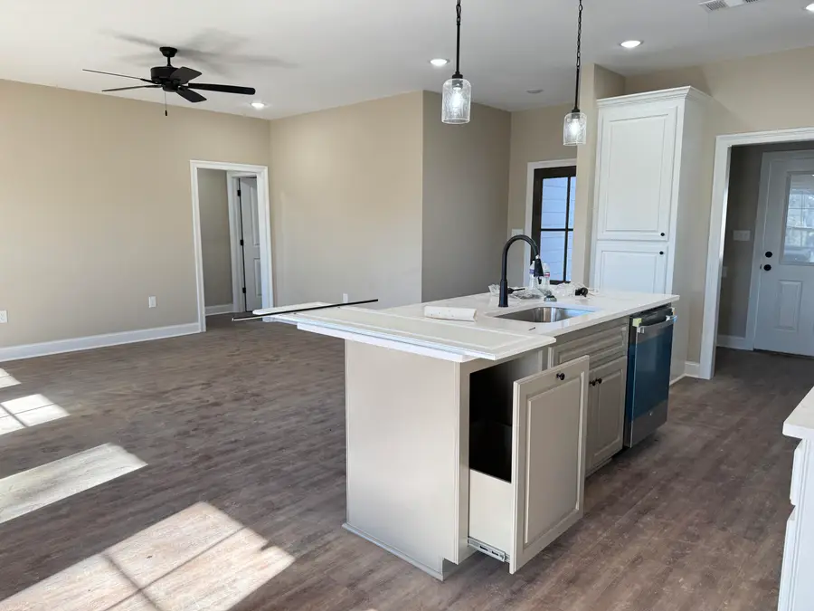 42 S Fairfax Dr., Hattiesburg, MS 39402 - Image #2