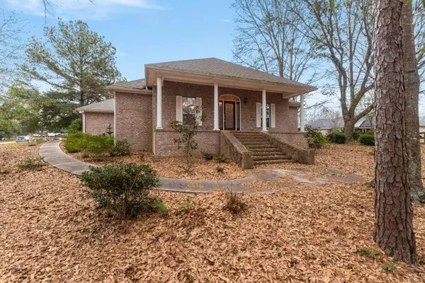 32 Le Grande, Hattiesburg, MS 39402