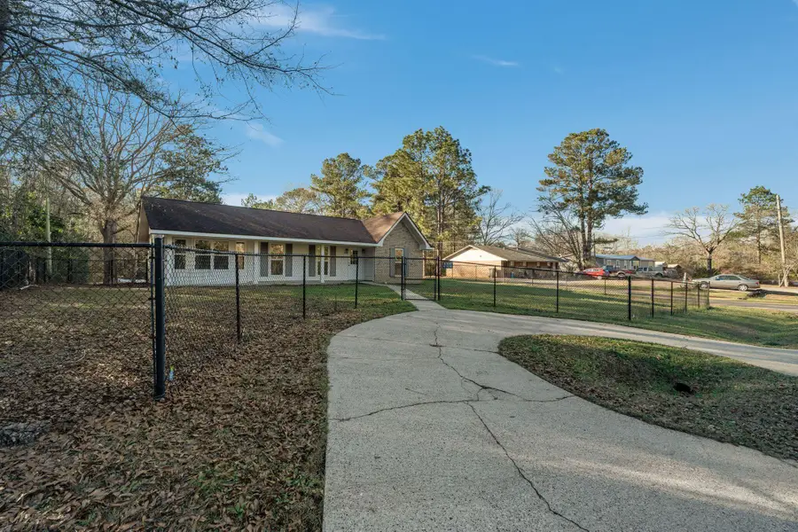 1013 Parker Rd., Hattiesburg, MS 39402 - Image #3