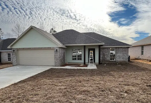 48 S Fairfax Dr., Hattiesburg, MS 39402