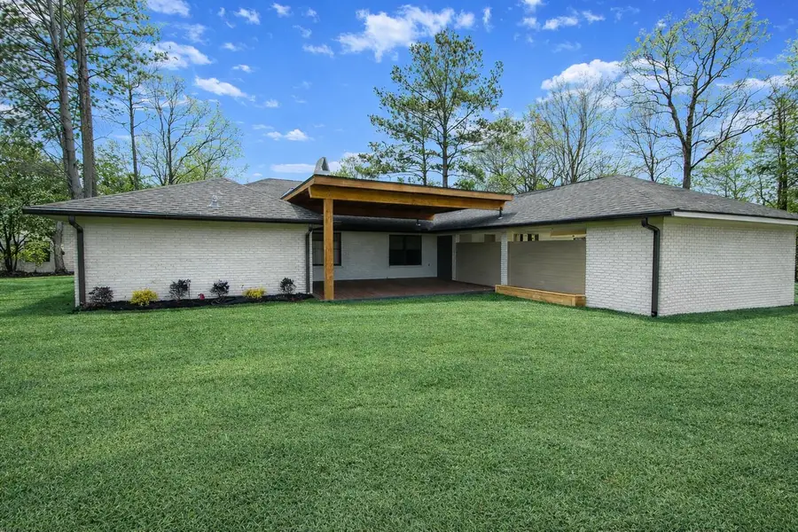 3002 Raphael Dr., Hattiesburg, MS 39402 - #3