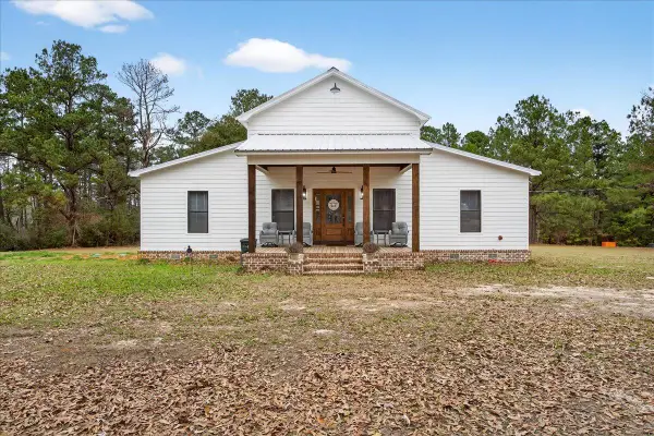 1437 Columbia Purvis, Columbia, MS 39429
