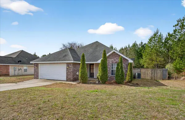 16 Charleston Way, Hattiesburg, MS 39402