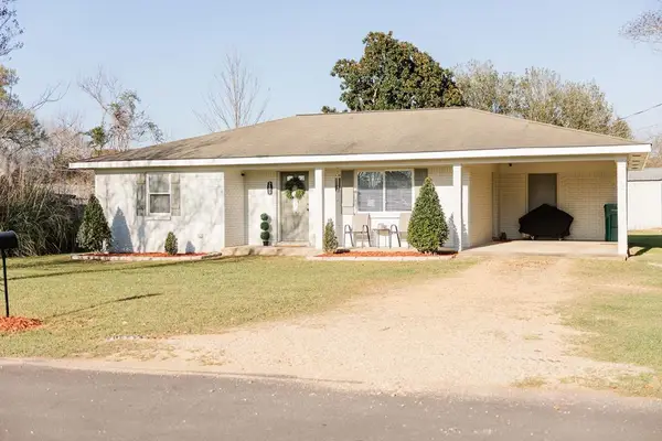 209 Mimosa St., Poplarville, MS 39470